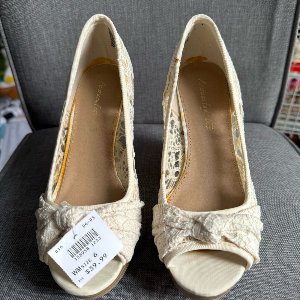 Vintage American Eagle Lace Wedges from 2008-2010